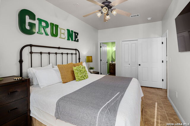 Image 21 of 32 For 1247 Gruene Rd  302