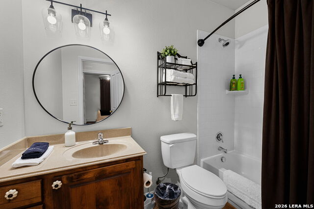 Image 27 of 32 For 1247 Gruene Rd  302