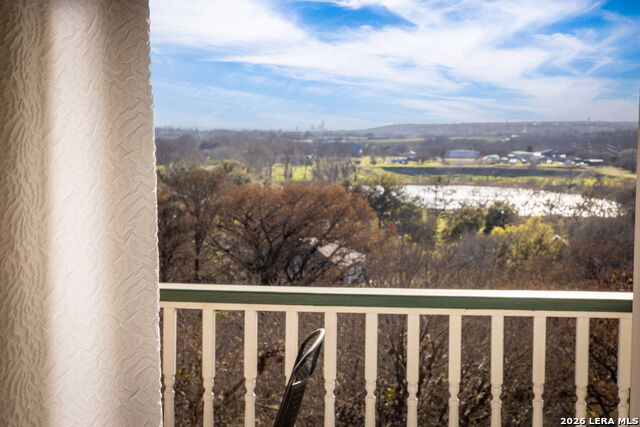 Image 29 of 32 For 1247 Gruene Rd  302