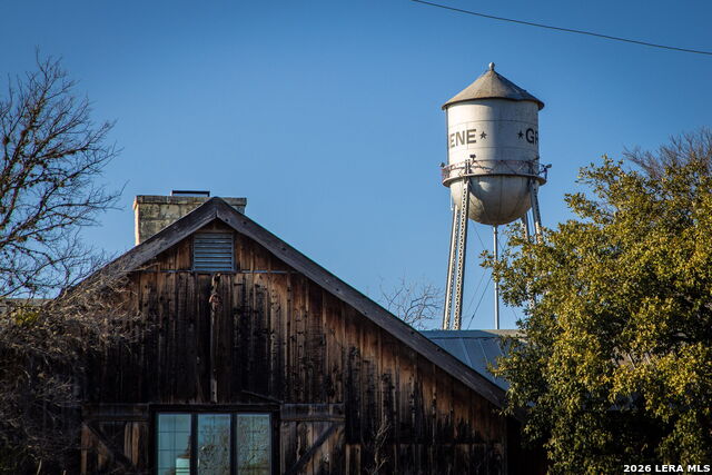 Image 31 of 32 For 1247 Gruene Rd  302