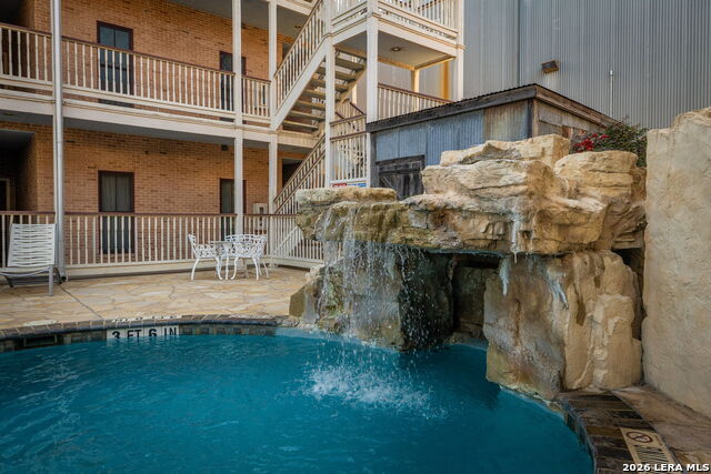 Image 8 of 32 For 1247 Gruene Rd  302