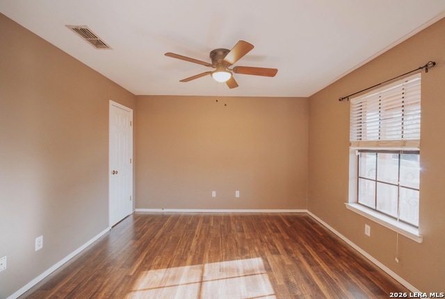 Image 18 of 25 For 306 Yorktown