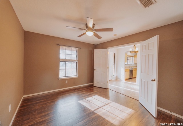 Image 19 of 25 For 306 Yorktown