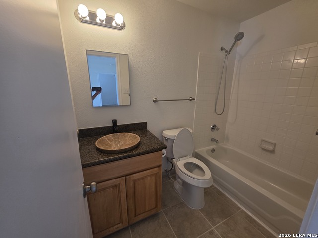 Image 10 of 19 For 8906 Kenton Briar