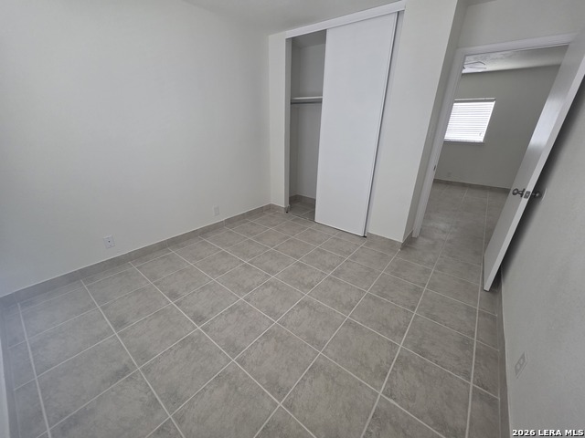 Image 11 of 19 For 8906 Kenton Briar