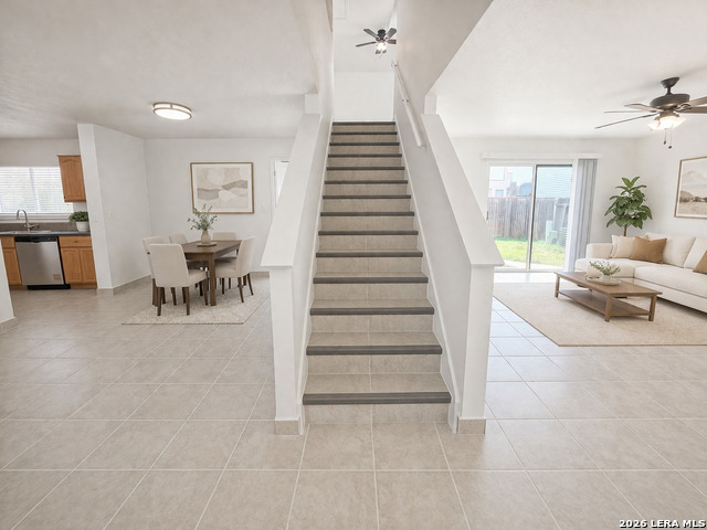 Image 4 of 19 For 8906 Kenton Briar