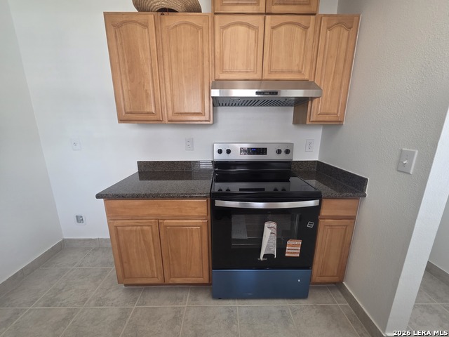 Image 7 of 19 For 8906 Kenton Briar