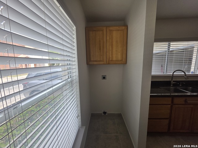 Image 9 of 19 For 8906 Kenton Briar