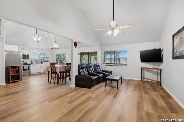 Image 4 of 55 For 772 Pebble Beach Dr Nw