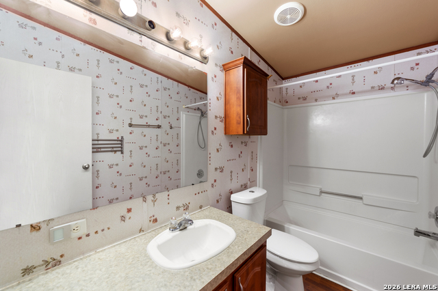 Listing photo id 8 for 5715 Chimney Rock