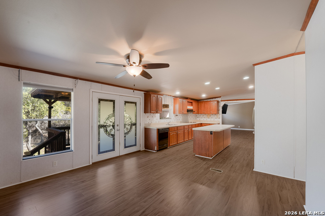 Listing photo id 12 for 5715 Chimney Rock