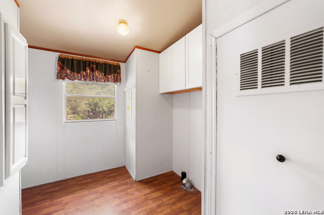 Listing photo id 17 for 5715 Chimney Rock