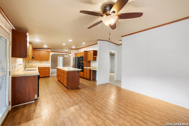 Listing photo id 3 for 5715 Chimney Rock