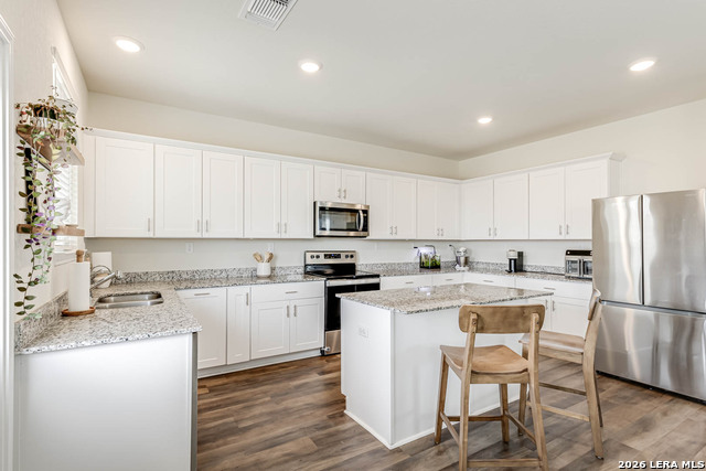 Image 15 of 38 For 10203 Band Wagon