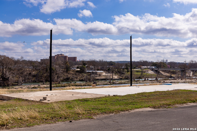 Image 2 of 31 For 2106 Waterfront Dr