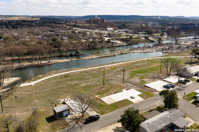 Image 5 of 31 For 2106 Waterfront Dr