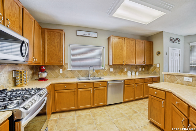 Image 13 of 27 For 5711 Lasalle Way