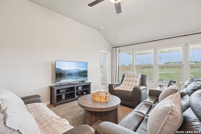 Image 10 of 46 For 104 Pendleton Cv