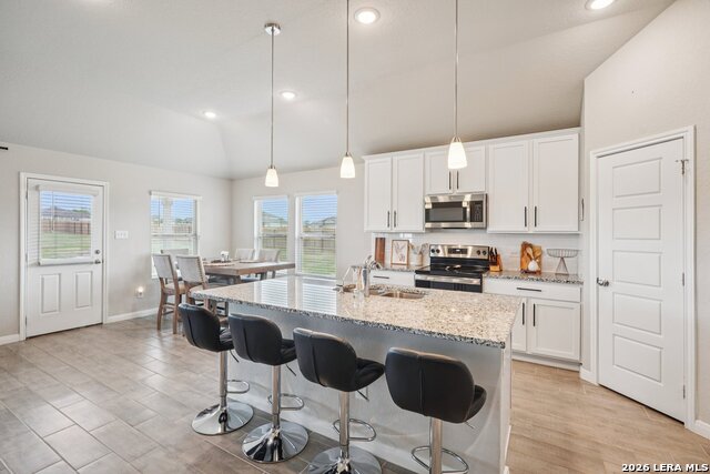 Image 14 of 46 For 104 Pendleton Cv