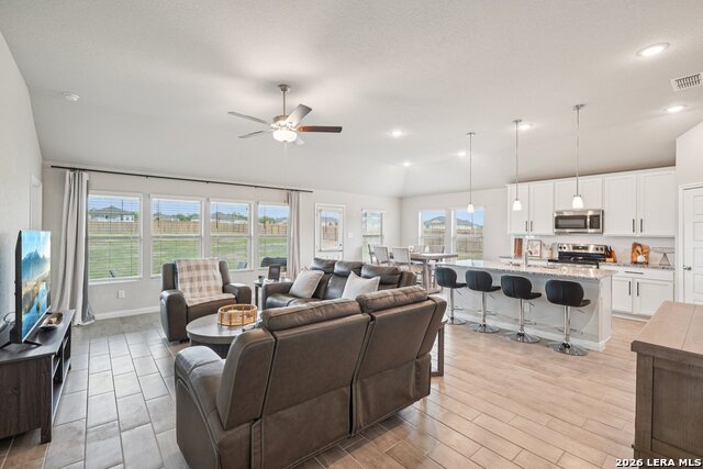 Image 7 of 46 For 104 Pendleton Cv