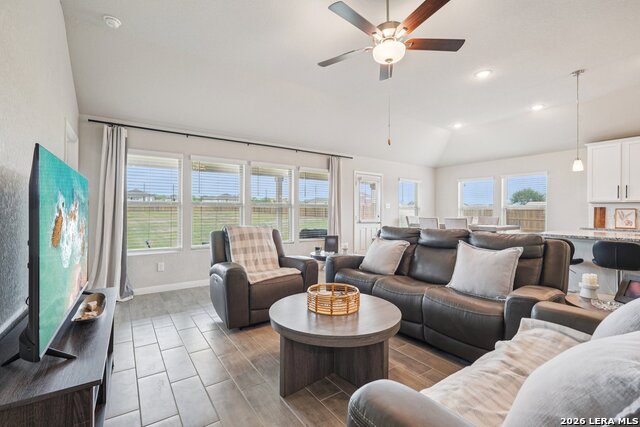 Image 8 of 46 For 104 Pendleton Cv