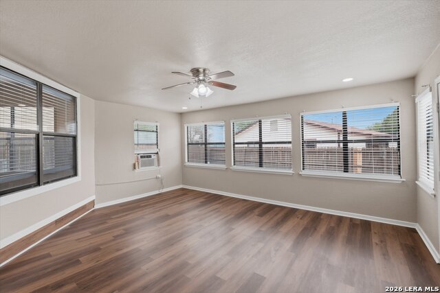 Image 8 of 18 For 9827 Echo Plain