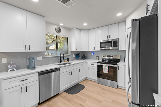 Image 18 of 25 For 6402 Ridgehurst