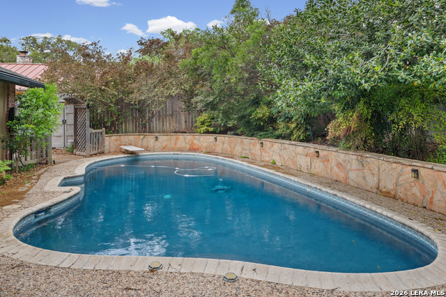 Image 33 of 41 For 8419 Athenian