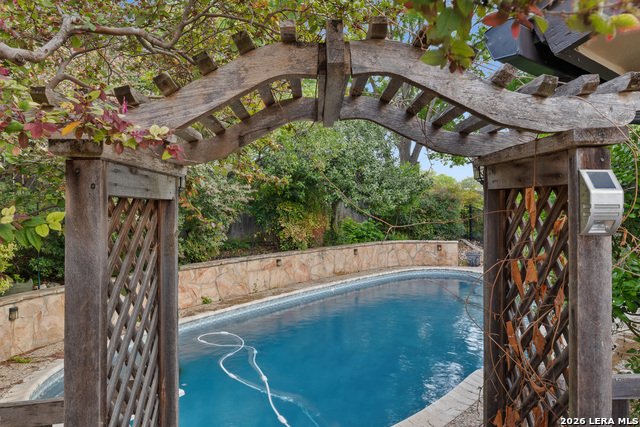 Image 36 of 41 For 8419 Athenian