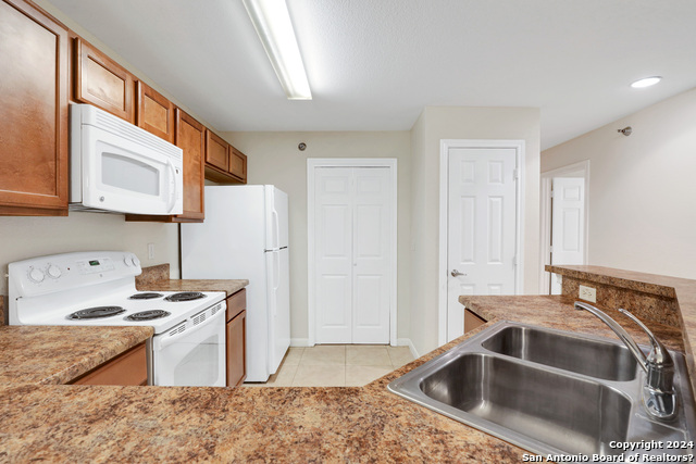 Listing photo id 9 for 7323 Snowden Rd  3306