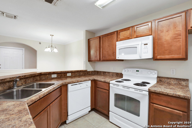 Listing photo id 11 for 7323 Snowden Rd  3306