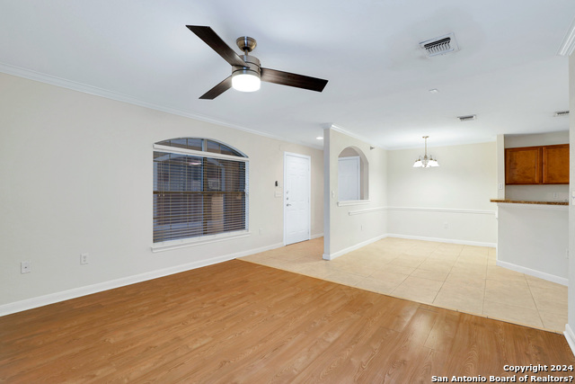 Listing photo id 4 for 7323 Snowden Rd  3306