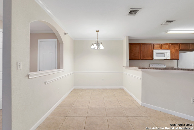 Listing photo id 5 for 7323 Snowden Rd  3306