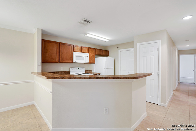 Listing photo id 7 for 7323 Snowden Rd  3306