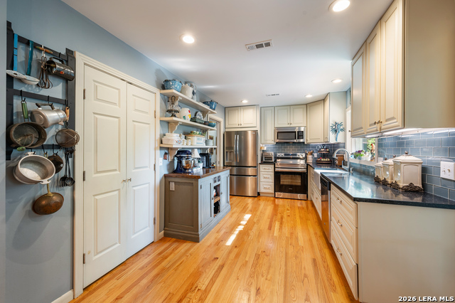 Image 15 of 36 For 114 Wagon Trail Road