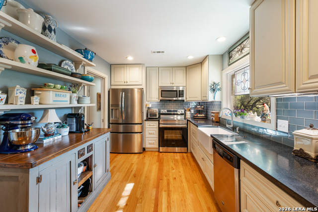 Image 16 of 36 For 114 Wagon Trail Road