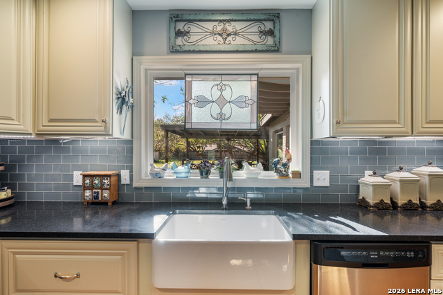 Image 18 of 36 For 114 Wagon Trail Road