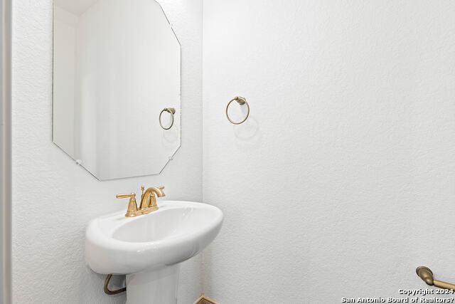 Image 12 of 27 For 7523 Gramercy Way  101