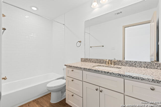 Image 17 of 27 For 7523 Gramercy Way  101
