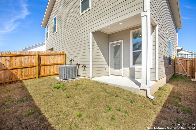 Image 25 of 27 For 7523 Gramercy Way  101