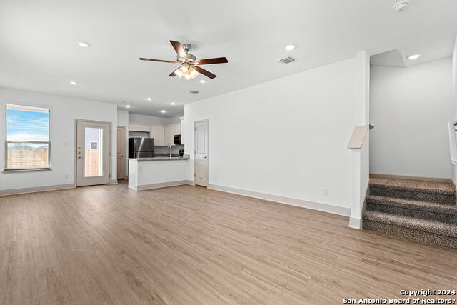 Image 7 of 27 For 7523 Gramercy Way  101