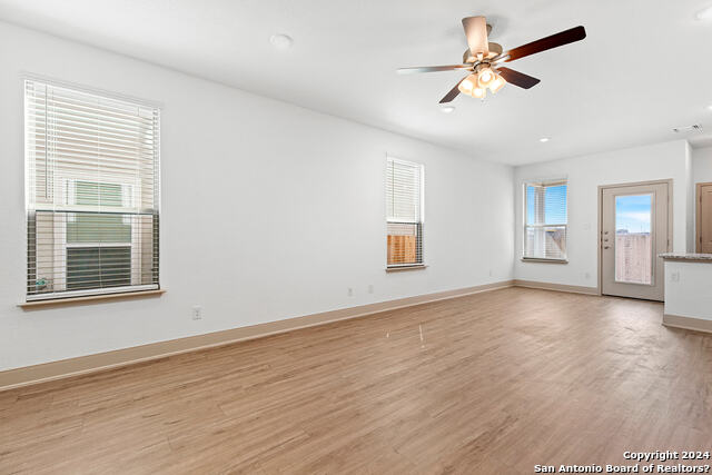 Image 8 of 27 For 7523 Gramercy Way  101