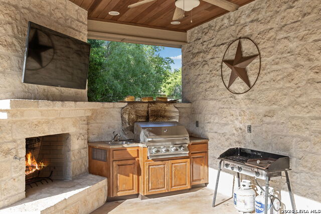 Listing photo id 16 for 1033 River Terrace