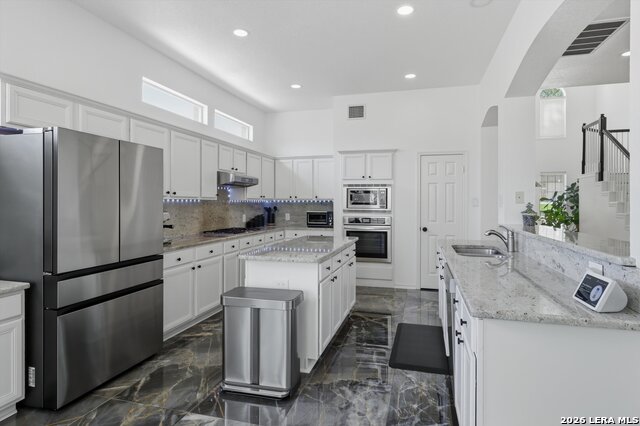 Image 11 of 35 For 19534 Azure Oak