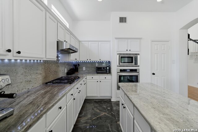 Image 13 of 35 For 19534 Azure Oak