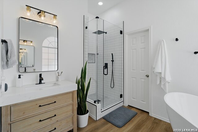 Image 26 of 35 For 19534 Azure Oak