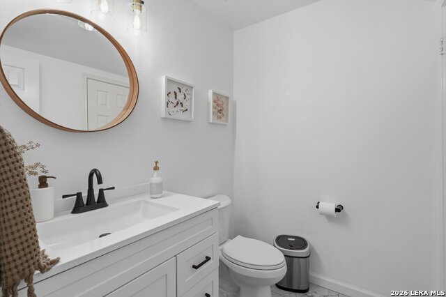 Image 28 of 35 For 19534 Azure Oak