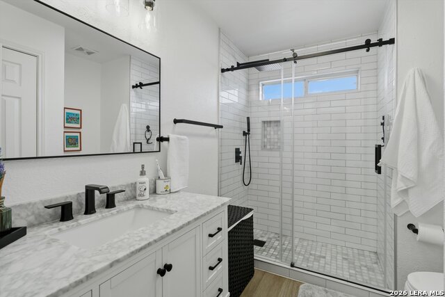 Image 30 of 35 For 19534 Azure Oak