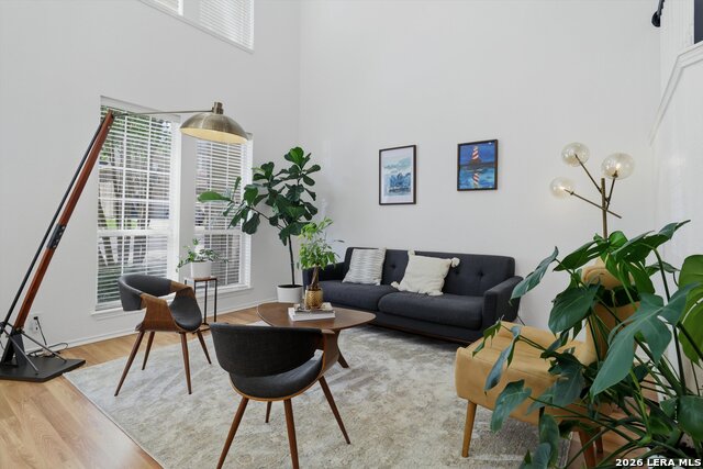 Image 6 of 35 For 19534 Azure Oak