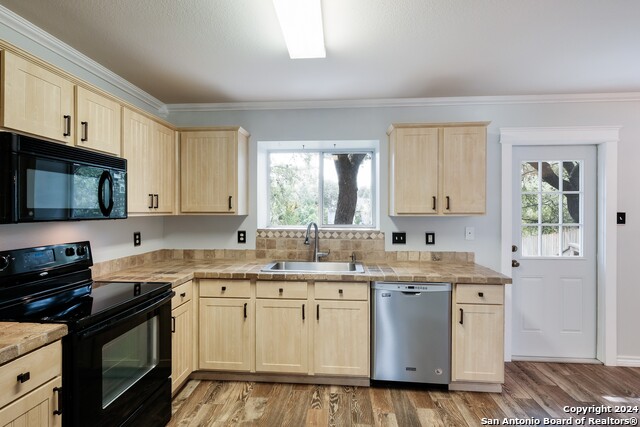 Image 12 of 29 For 8010 Santa Catalina